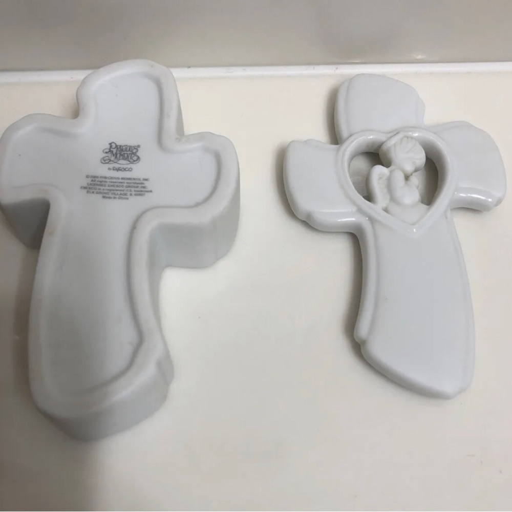 Precious Moments By Enesco 2000 Cross Ceramic Small Jewelry Cross, good conditio
